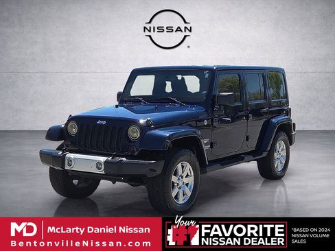 Used 2013 Jeep Wrangler Unlimited Sahara w/ Connectivity Group AWD/4WD image 2