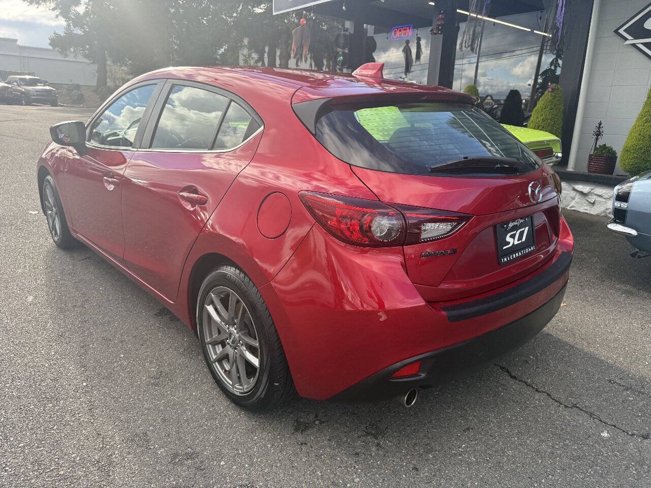 Used 2015 MAZDA MAZDA3 i Touring w/ Technology Package FWD image 6