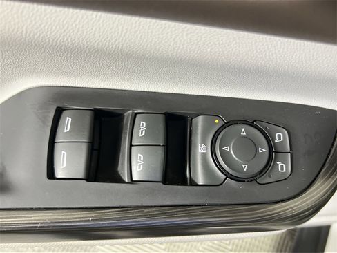 Used 2023 GMC Acadia SLT image 15