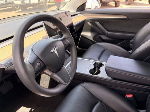 Used 2023 Tesla Model 3 Standard Range RWD image 17