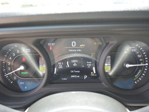 Used 2024 Jeep Wrangler Unlimited AWD/4WD image 21