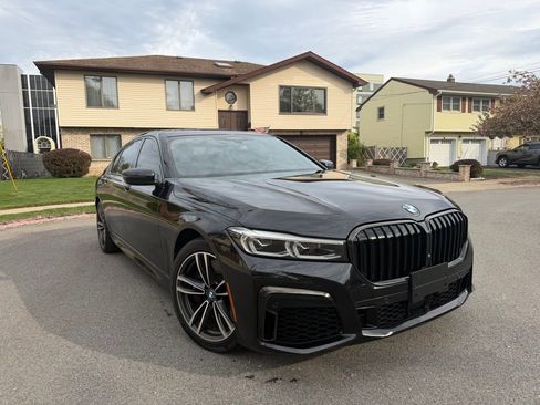 Used 2021 BMW 740i xDrive w/ M Sport Package AWD/4WD image 1