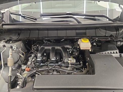 Used 2025 Nissan Pathfinder SV AWD/4WD image 39