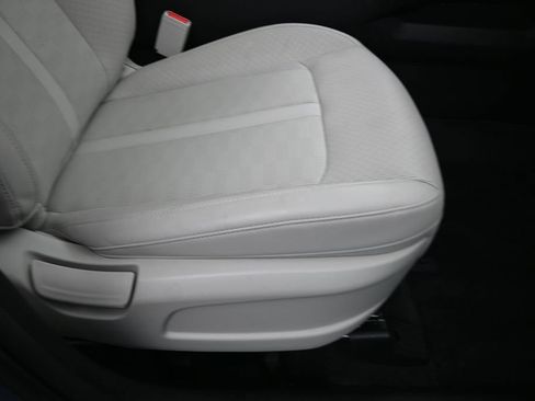 Used 2025 Kia Sorento S FWD image 11