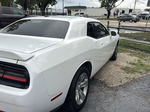 Used 2018 Dodge Challenger SXT RWD image 6
