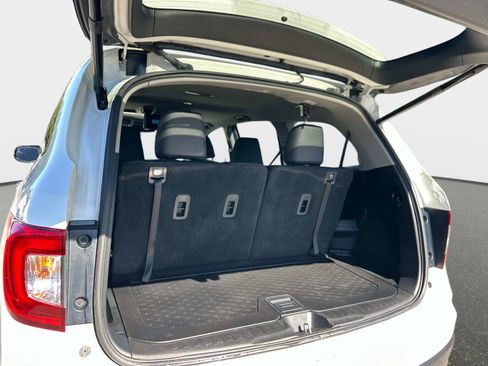 Used 2022 Honda Pilot Touring image 9