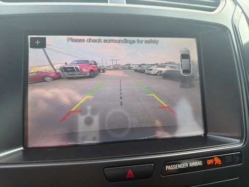 Used 2019 Ford Explorer XLT w/ Equipment Group 201A AWD/4WD image 28