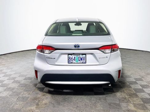 Certified 2022 Toyota Corolla LE FWD image 6