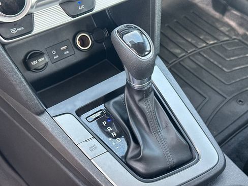 Used 2019 Hyundai Elantra SE w/ Cargo Package image 30