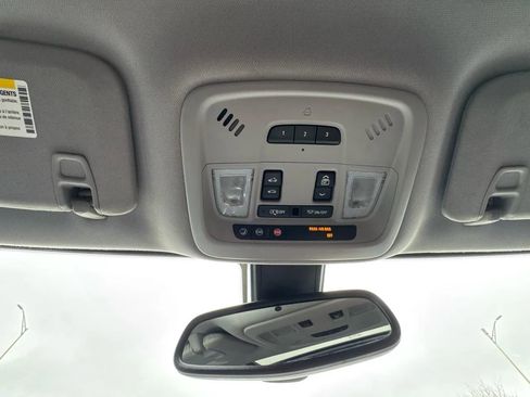 Used 2018 Chevrolet Malibu LT image 25