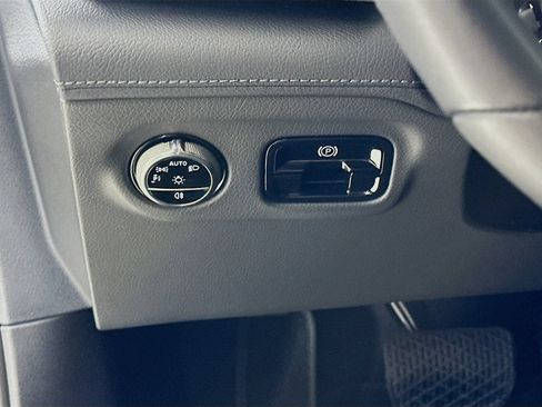 Used 2023 Mercedes-Benz EQE 500 4MATIC Sedan image 11