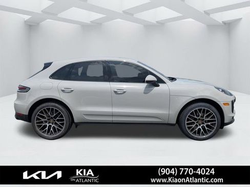 Used 2020 Porsche Macan AWD/4WD image 2
