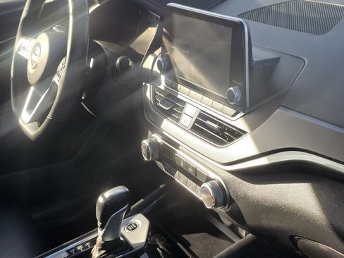 Used 2024 Nissan Altima 2.5 SR image 15