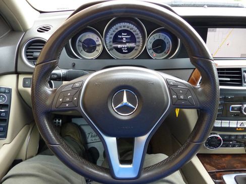 Used 2013 Mercedes-Benz C 250 Sedan image 37