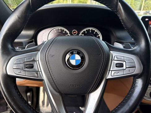 Used 2019 BMW 750i RWD image 27