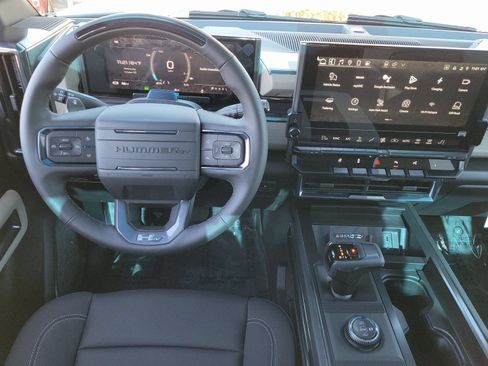 New 2026 GMC Hummer EV SUV w/ LPO, Dark Essentials Package AWD/4WD image 9
