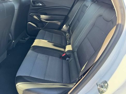 Certified 2025 Chevrolet Trax LT FWD image 10