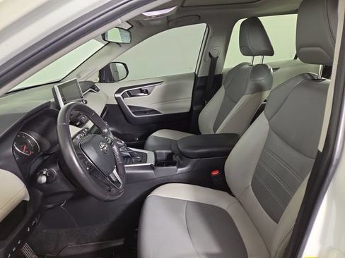 Used 2022 Toyota RAV4 XLE Premium AWD/4WD image 14