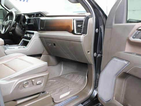 Used 2024 GMC Sierra 2500 Denali w/ Technology Package image 35