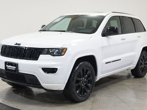 Used 2022 Jeep Grand Cherokee Laredo X image 6