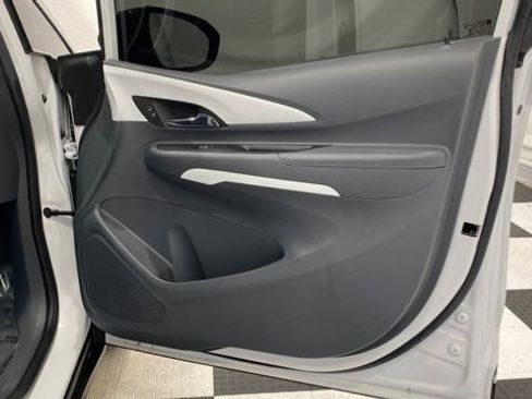 Used 2020 Chevrolet Bolt LT image 21