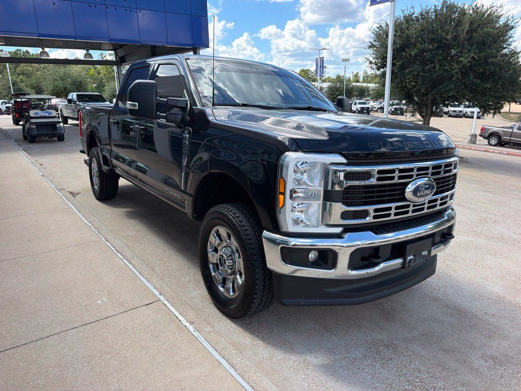 Used 2024 Ford F250 XLT w/ FX4 Off-Road Package AWD/4WD image 4