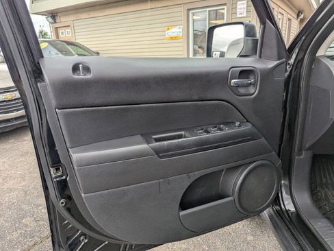 Used 2015 Jeep Patriot High Altitude image 11