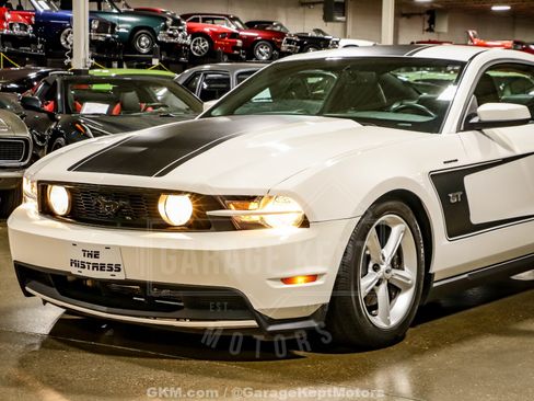 Used 2010 Ford Mustang GT RWD image 22