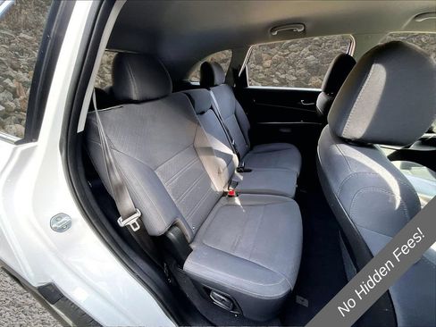 Used 2019 Kia Sorento AWD image 23