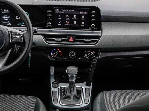 Certified 2024 Kia Seltos LX image 12