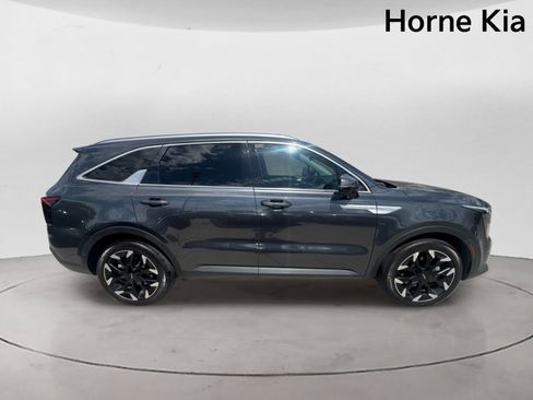 Certified 2024 Kia Sorento SX FWD image 3