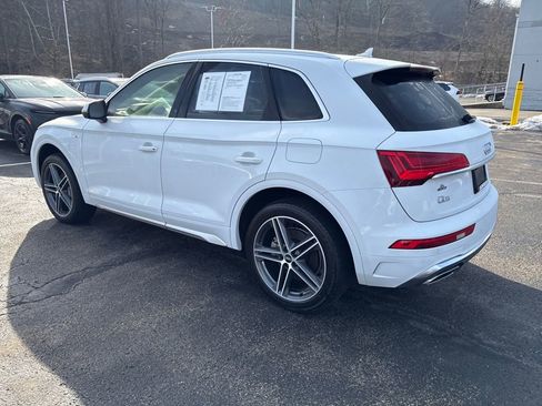 Used 2021 Audi Q5 e Premium Plus w/ Premium Plus Package image 3