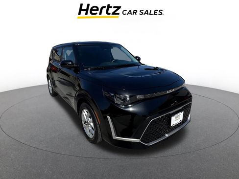 Used 2025 Kia Soul LX w/ LX Technology Package FWD image 1