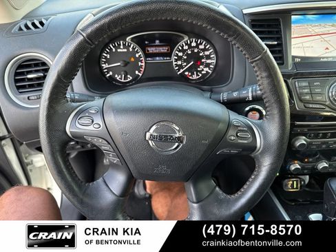 Used 2020 Nissan Pathfinder SL FWD image 28
