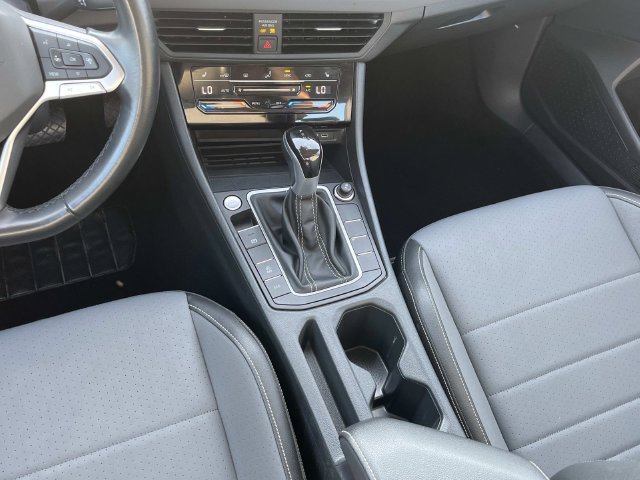 Used 2025 Volkswagen Jetta SE FWD image 14