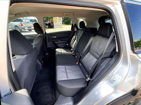 Used 2025 Nissan Rogue SV AWD/4WD image 15