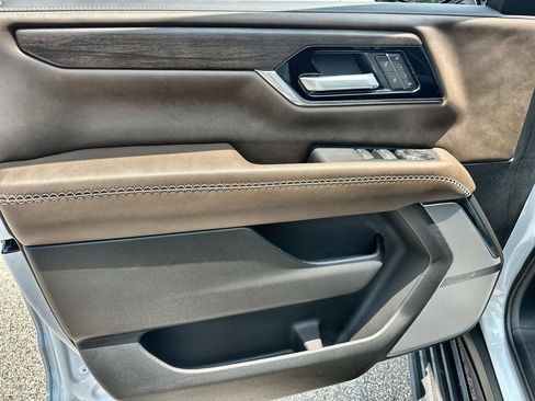 New 2026 GMC Yukon Denali Ultimate w/ LPO, Floor Liner Package AWD/4WD image 21