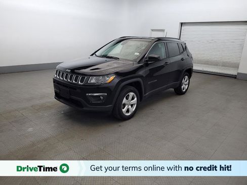 Used 2018 Jeep Compass Latitude w/ Popular Equipment Group AWD/4WD image 1