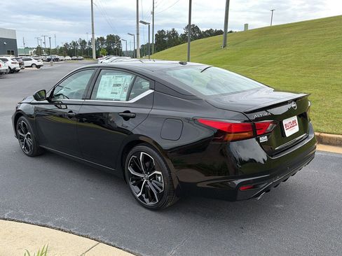 New 2026 Nissan Altima 2.5 SR w/ SR Premium Package FWD image 4