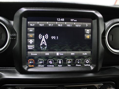 Used 2022 Jeep Wrangler Unlimited Sahara w/ Cold Weather Group image 14