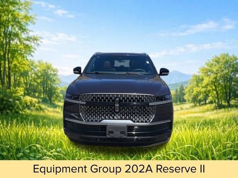 New 2026 Lincoln Navigator L Reserve AWD/4WD image 2