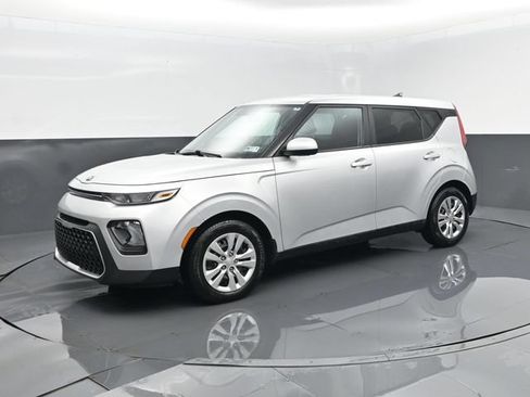 Used 2021 Kia Soul LX FWD image 1