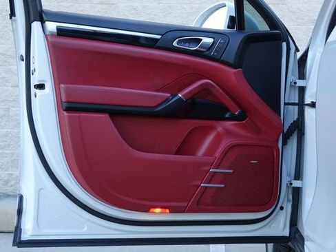 Used 2016 Porsche Cayenne S w/ Premium Plus Package image 24