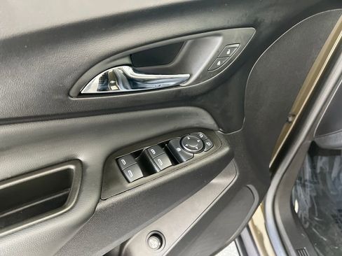 Used 2024 Chevrolet Equinox LT image 14