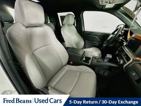 Used 2025 Toyota Tacoma SR5 AWD/4WD image 35