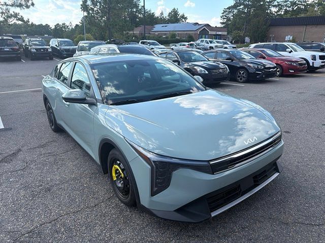 Certified 2025 Kia K4 EX FWD image 8
