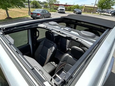 Used 2023 Jeep Wrangler Unlimited Sahara AWD/4WD image 26