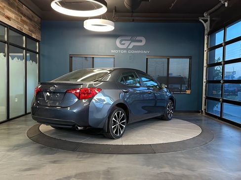 Used 2019 Toyota Corolla SE FWD image 3