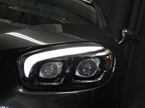 Used 2019 Mercedes-Benz SL 550 image 19