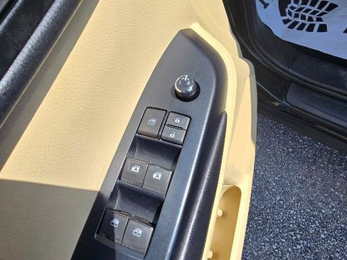 Used 2019 Toyota Highlander XLE AWD/4WD image 7